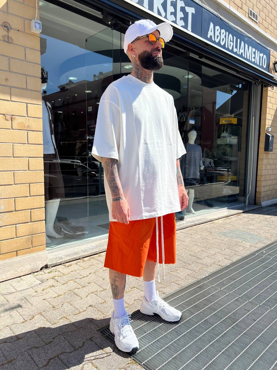Pantaloncino arancione taglio vivo cotone