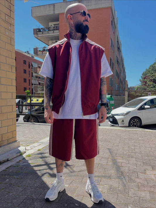 Completo bordeaux sportivo
