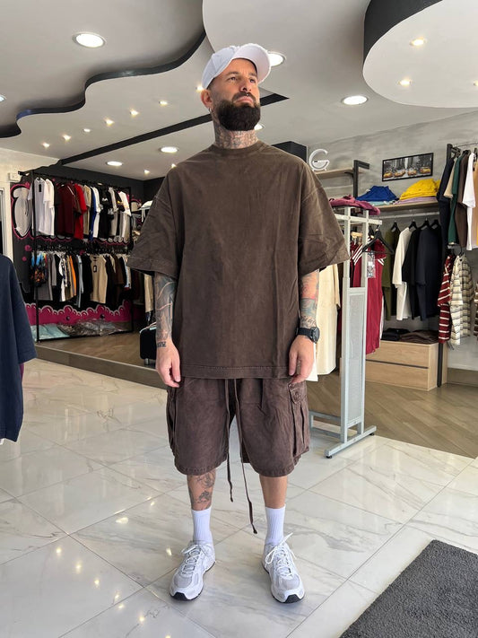 T-shirt slavata marrone oversize
