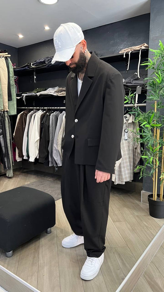 Abito nero giacca crop pantalone over