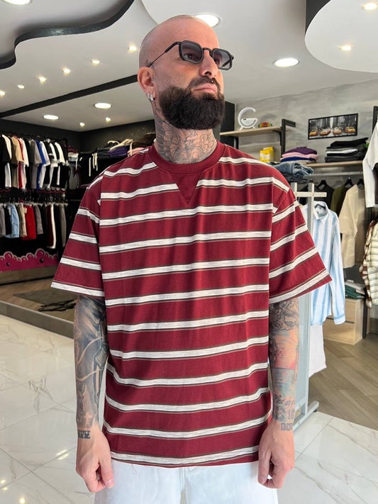 T-shirt bordeaux e bianca