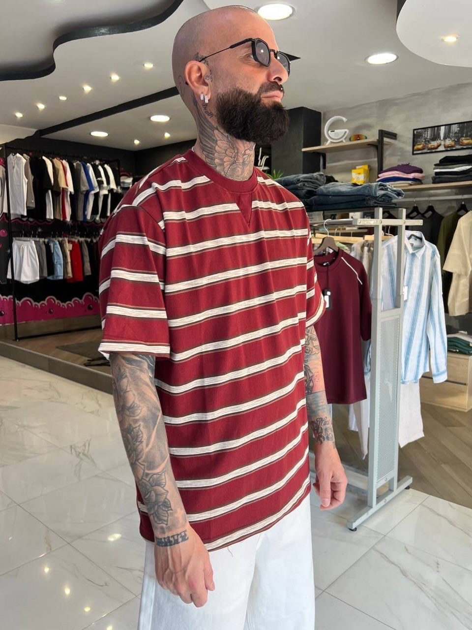 T-shirt bordeaux e bianca
